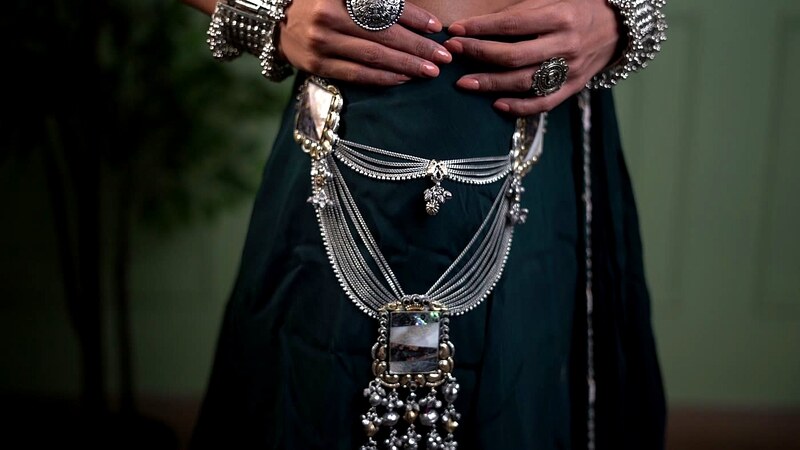 Drop-fringe Mekhla