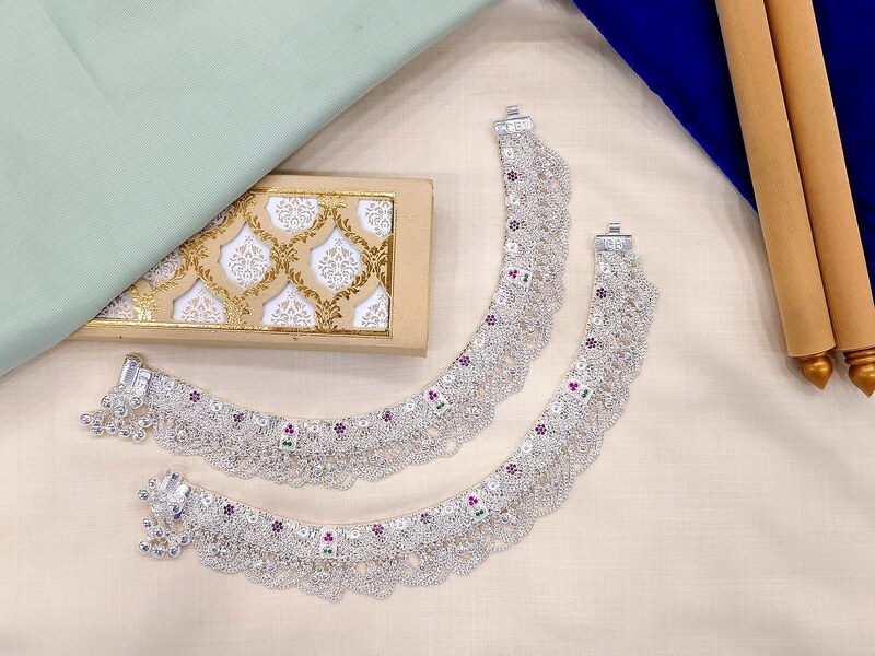 Diamond-Cut Payal