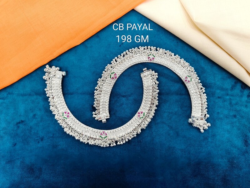 Diamond-Cut Payal