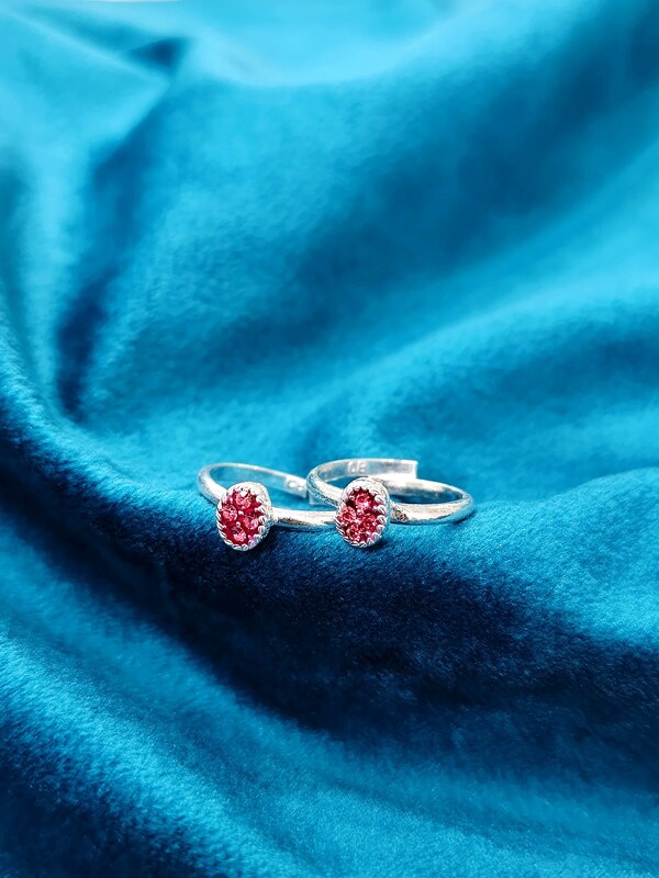 Toe Ring 08