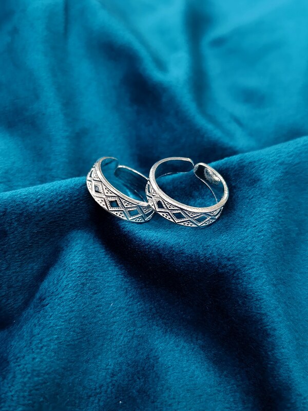 Toe Ring 16
