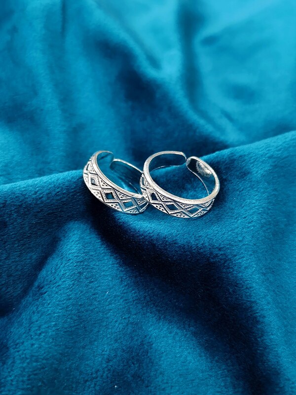 Toe Ring 17