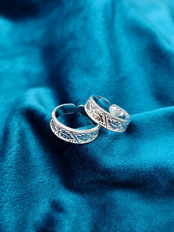 Toe Ring 18