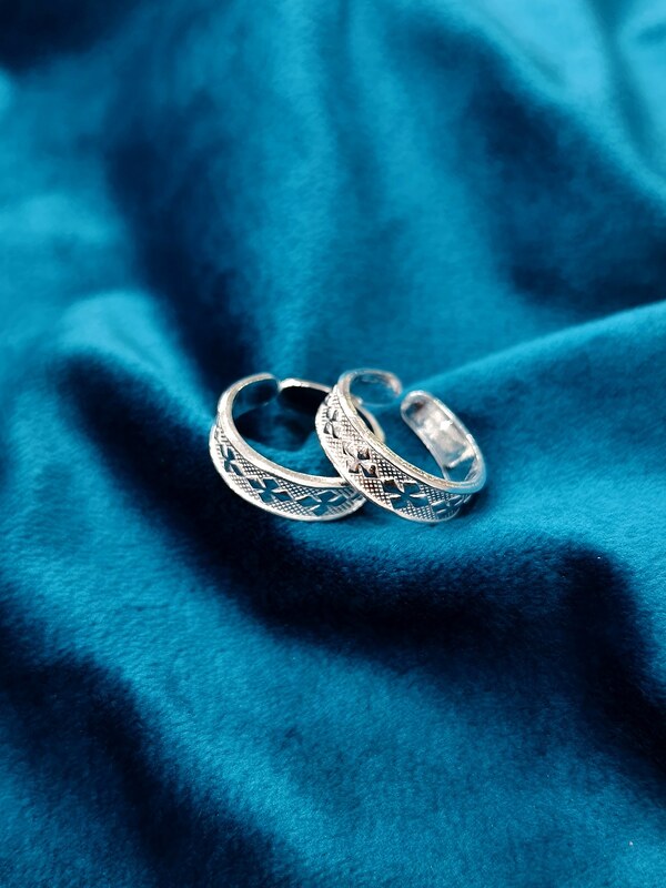 Toe Ring 20