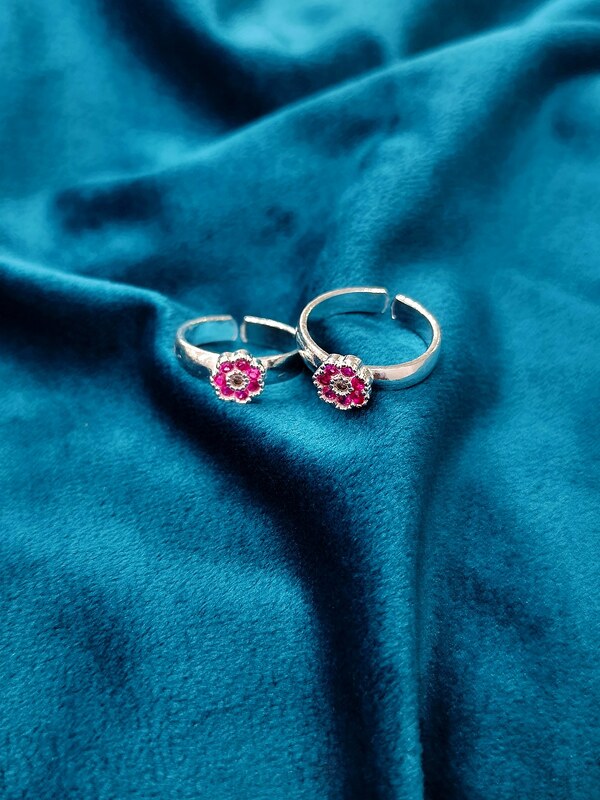 Toe Ring 22