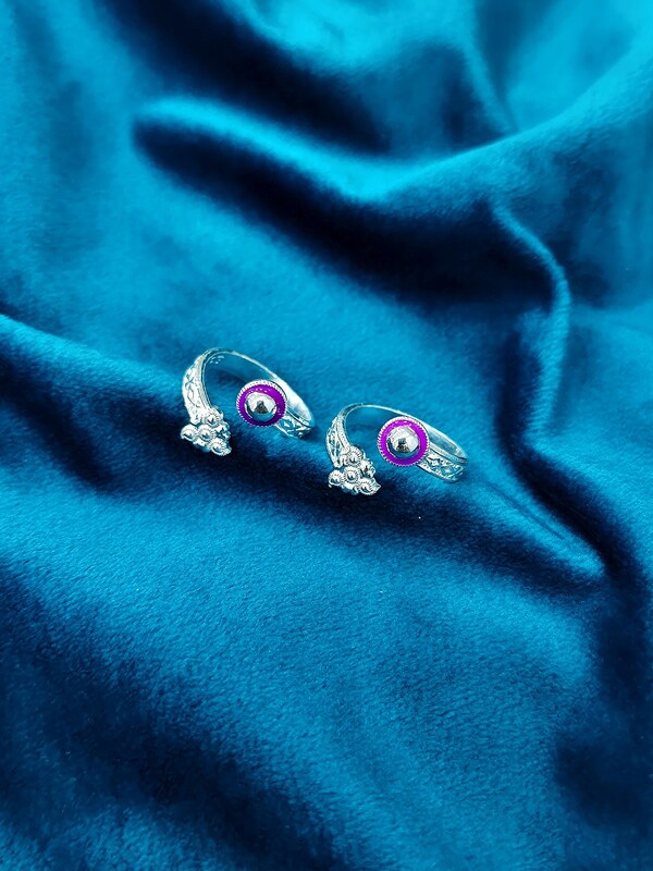 Toe Ring 25