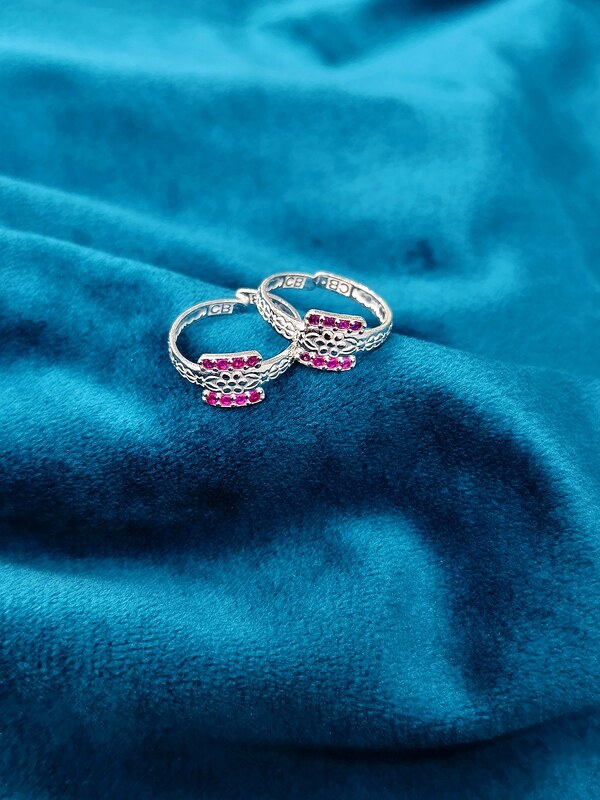 Toe Ring 30