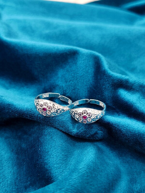 Toe Ring 31