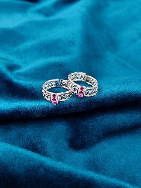 Toe Ring 37