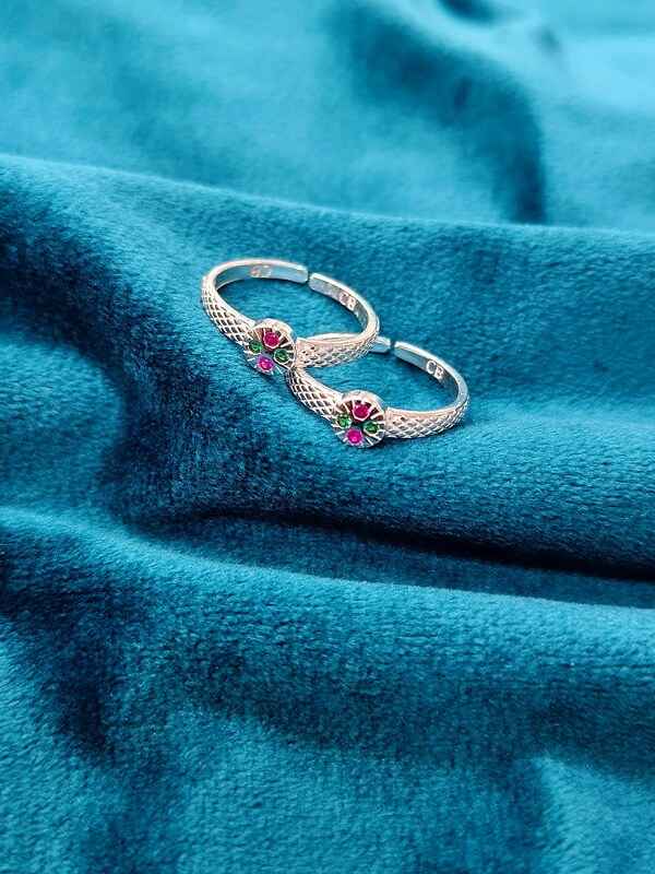 Toe Ring 66