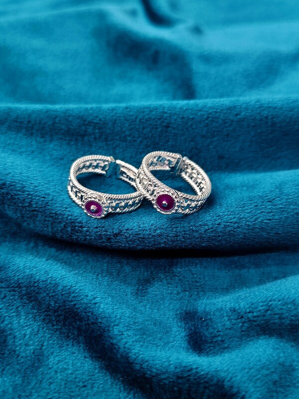 Toe Ring 67