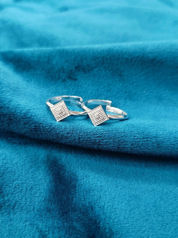 Toe Ring 78