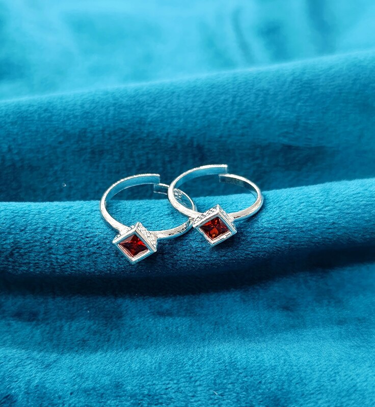 Toe Ring 94