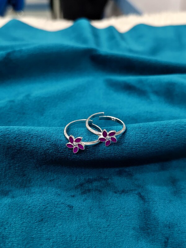 Toe Ring 100