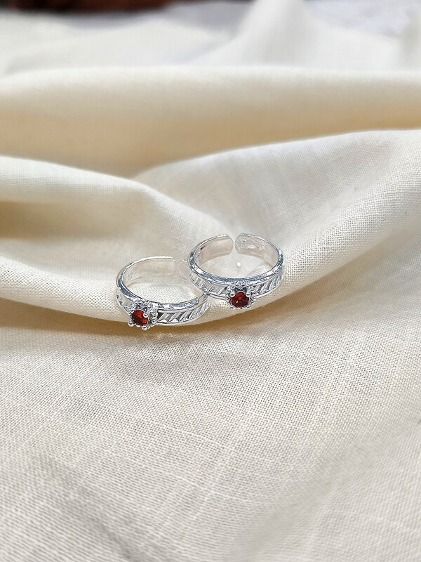 Toe Ring 108